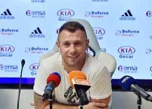 pp电子-卡萨诺:差距巨大!恩多耶年薪150万欧元,为什么莱奥能赚800万?