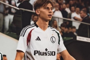 罗体:20岁波兰中卫周末到罗马体检签约,600万欧转会费+10%分成