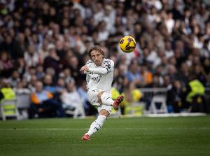 马卡:卡塔尔球队想签莫德里奇,但球员想留在皇马退役