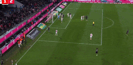 pp电子-格纳布里将功补过，韩国铁卫攻防一体，拜仁3-1科隆造德甲神迹