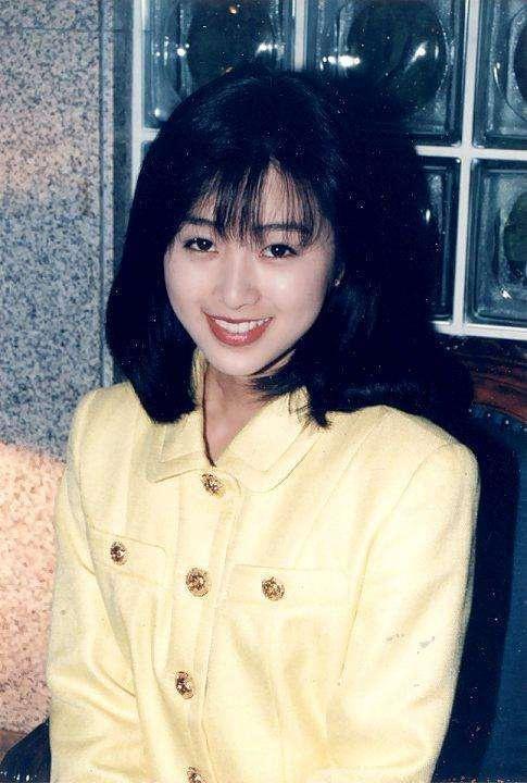 pp电子-堕落的“清纯女星”酒井法子,这张腿间蝴蝶背后,隐藏着的故事